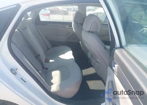 2017 Hyundai Sonata z USA, uszkodzony, nr VIN 5NPE24AF1HH511211